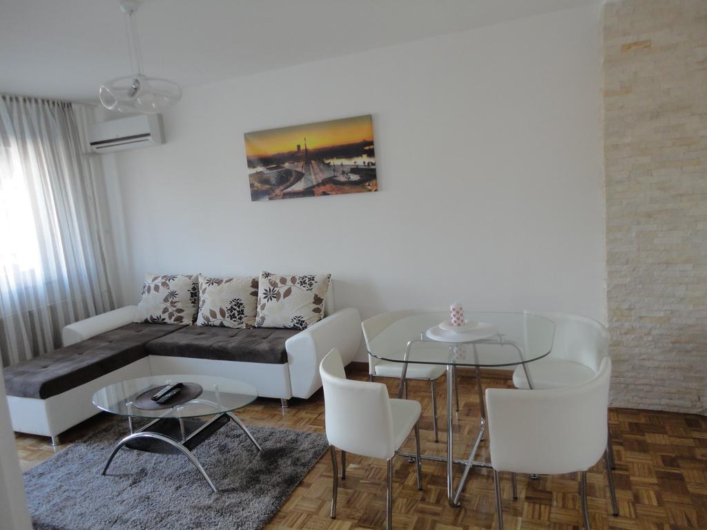 Apartment Arena White Belgrado Quarto foto